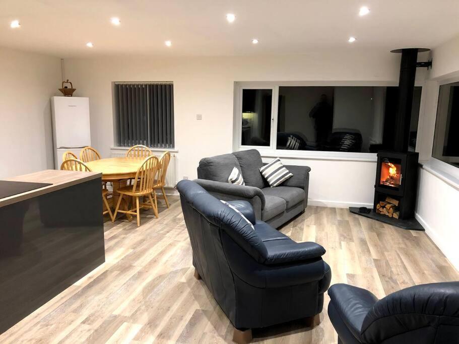 Coastal Bungalow, Sleeps 5 And Ideal For Walkers Amlwch Экстерьер фото