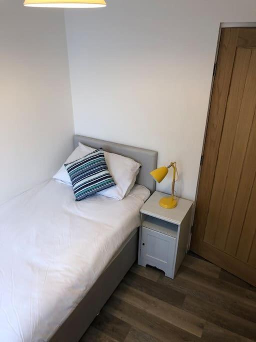Coastal Bungalow, Sleeps 5 And Ideal For Walkers Amlwch Экстерьер фото