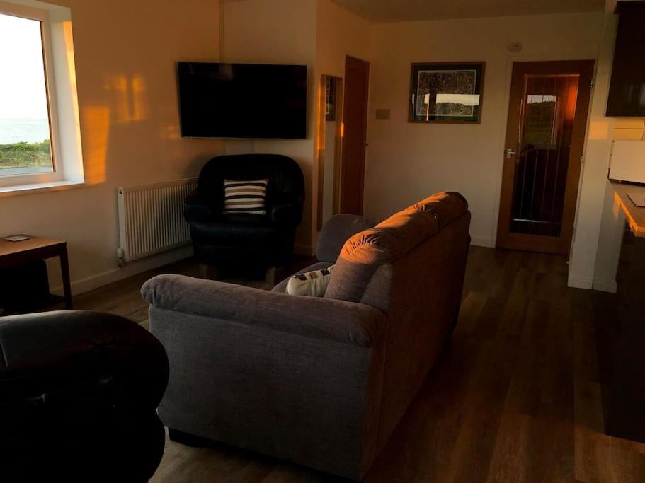 Coastal Bungalow, Sleeps 5 And Ideal For Walkers Amlwch Экстерьер фото